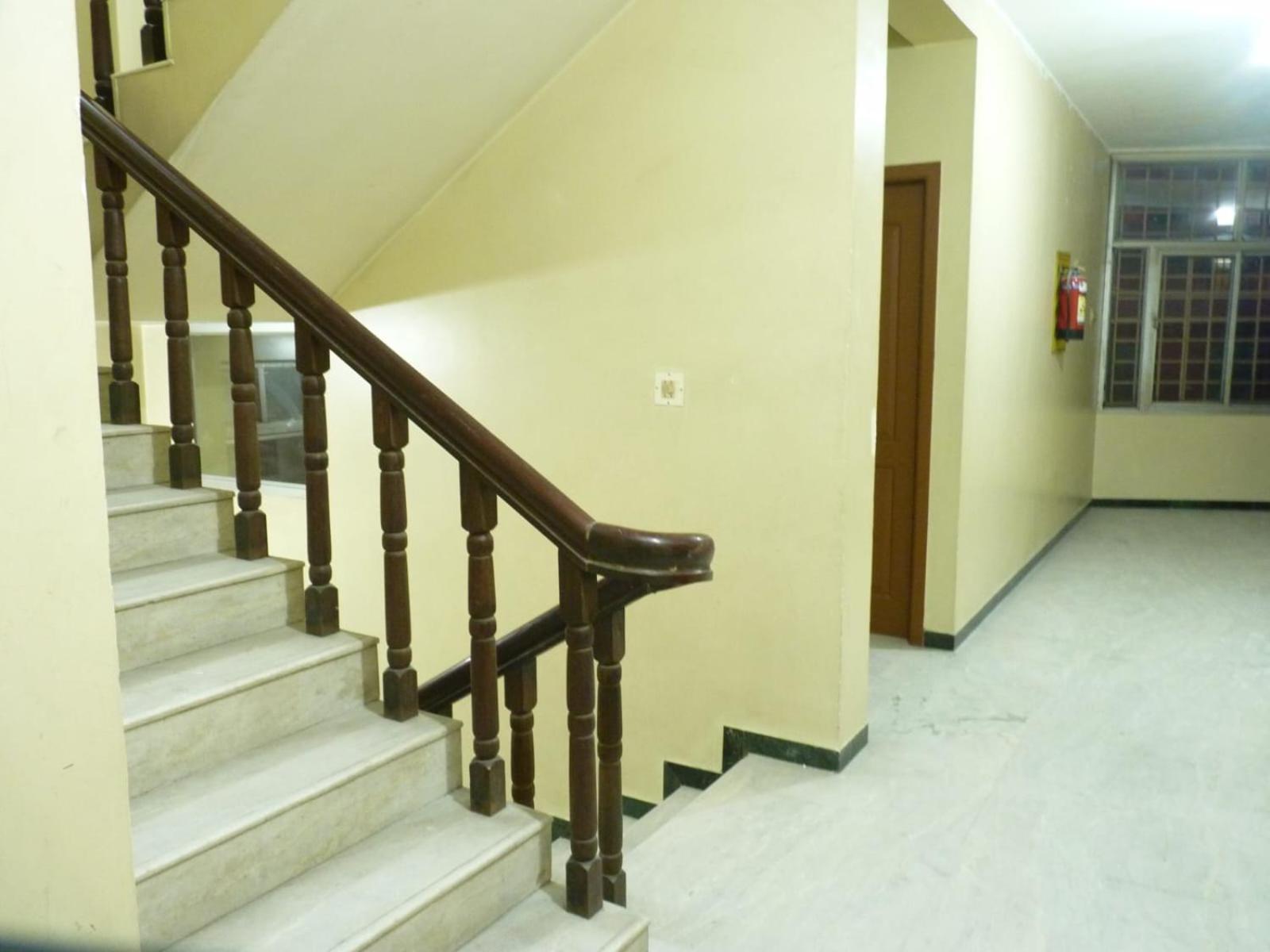 Nanda Lodge Mettuppālaiyam Dış mekan fotoğraf