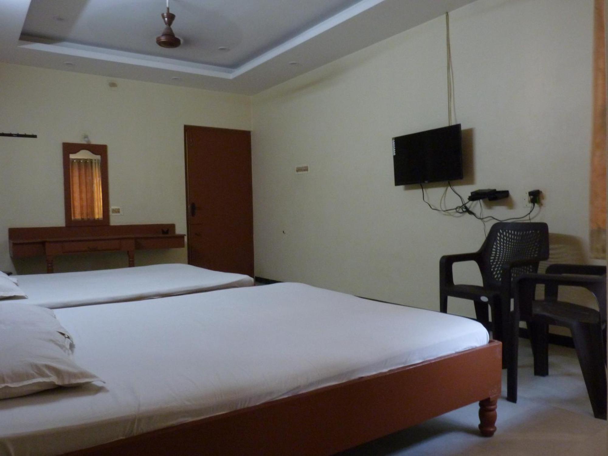 Nanda Lodge Mettuppālaiyam Dış mekan fotoğraf